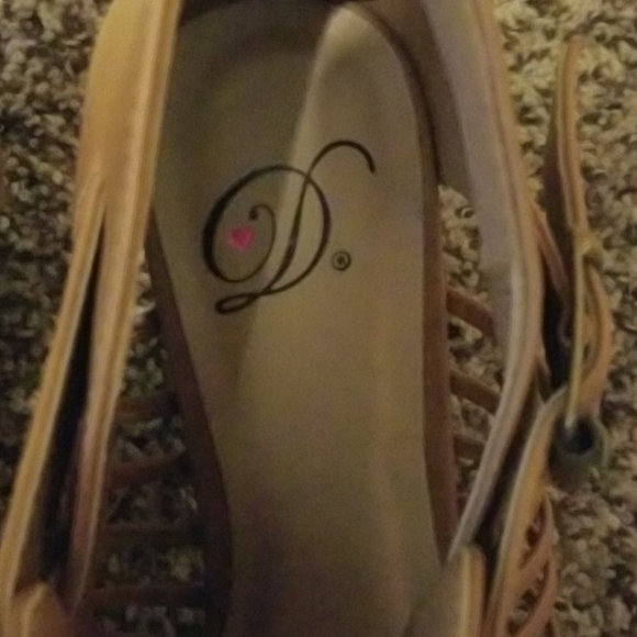 Sandals - Picture 4 of 5